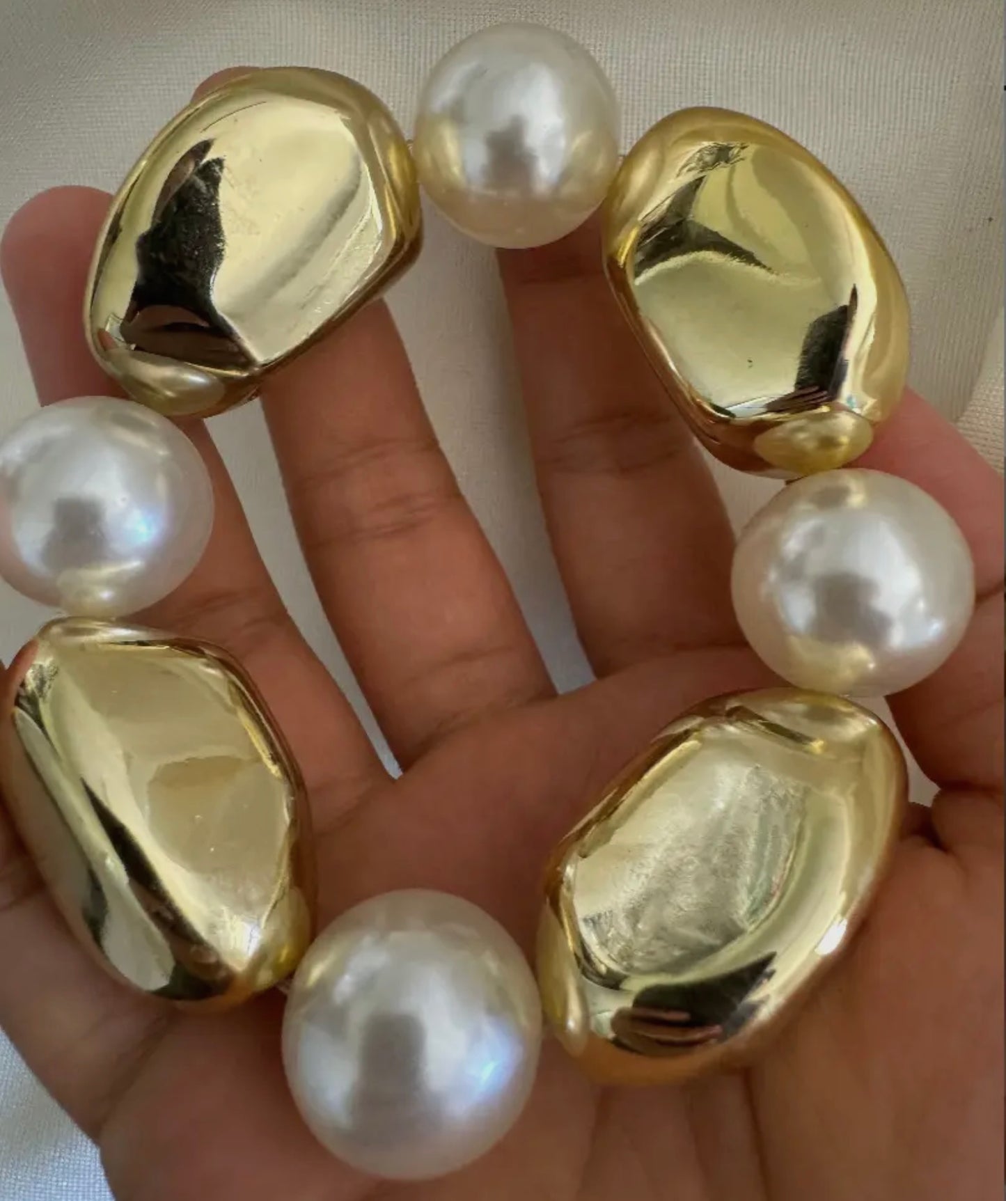 Chunky gold bracelet